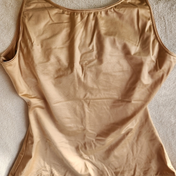 SPANX Slimplicity Slimming Essentials Scoopneck Camisole - Picture 2 of 3